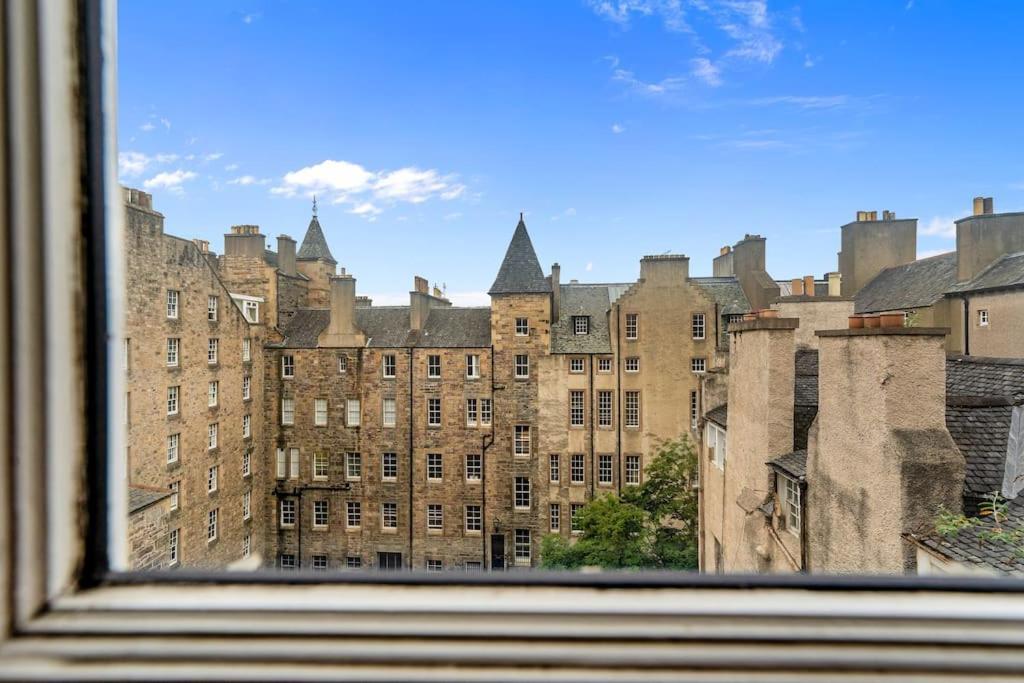 Boutique Modern Royal Mile Apartment Sleeps 4 Edinburgh Exterior foto